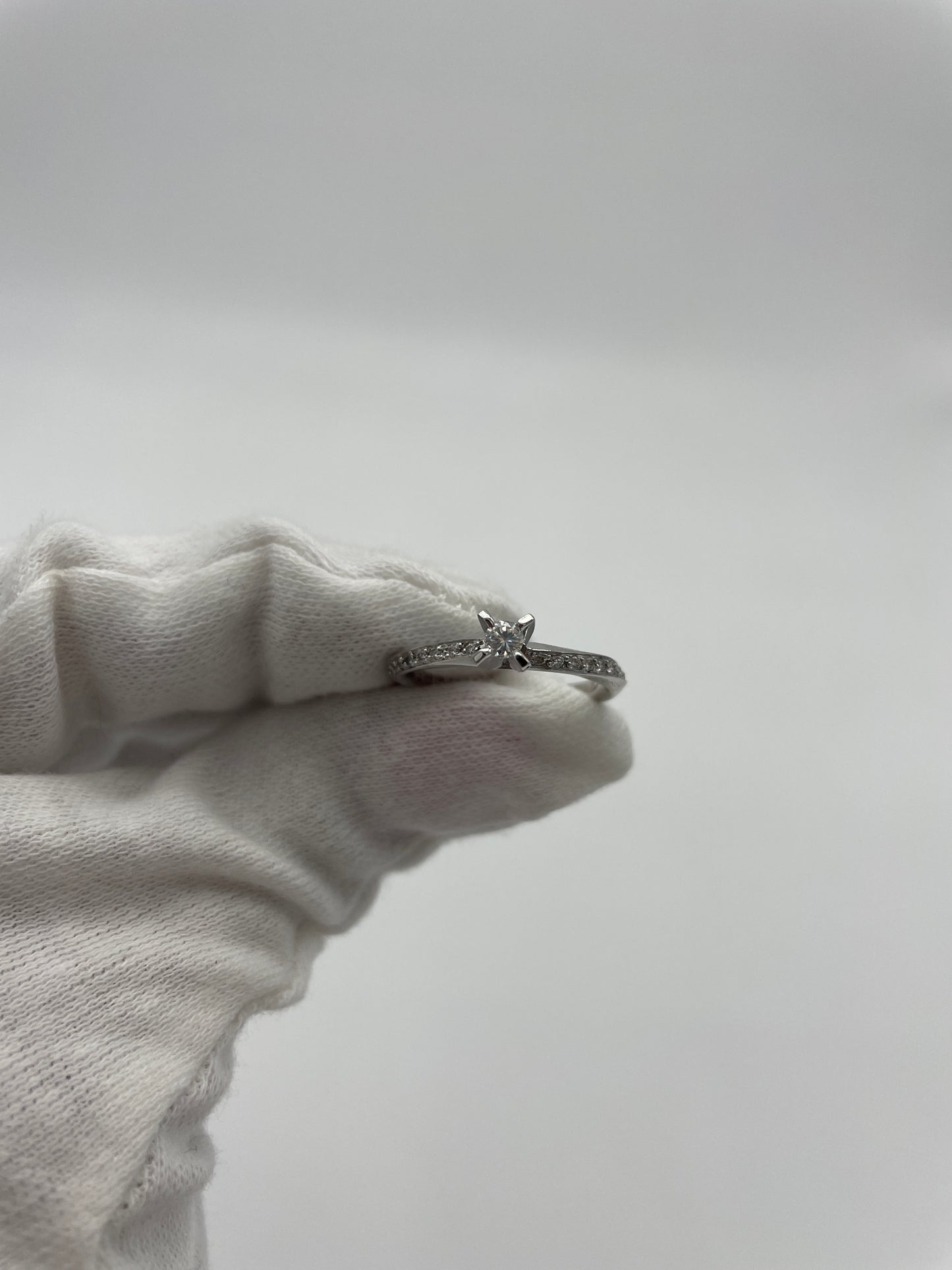 Bague de fiançailles torsadée